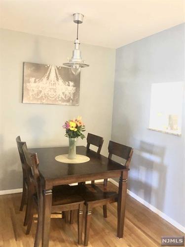 Foto del edificio - 120 Regency Park