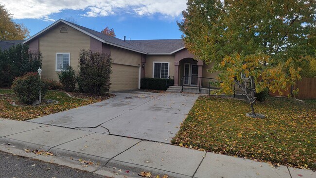 Foto del edificio - 917 W Greenhead St