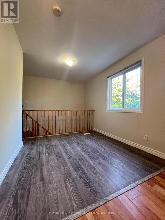 Photo du bâtiment - 24 Eldora Ave