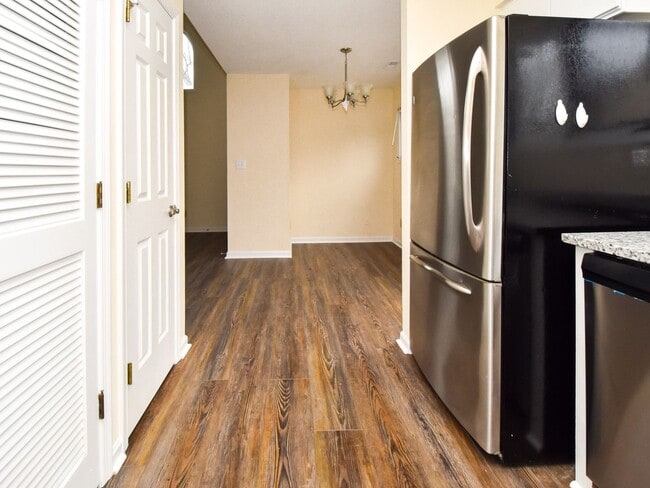 Building Photo - 707 S Marshall St