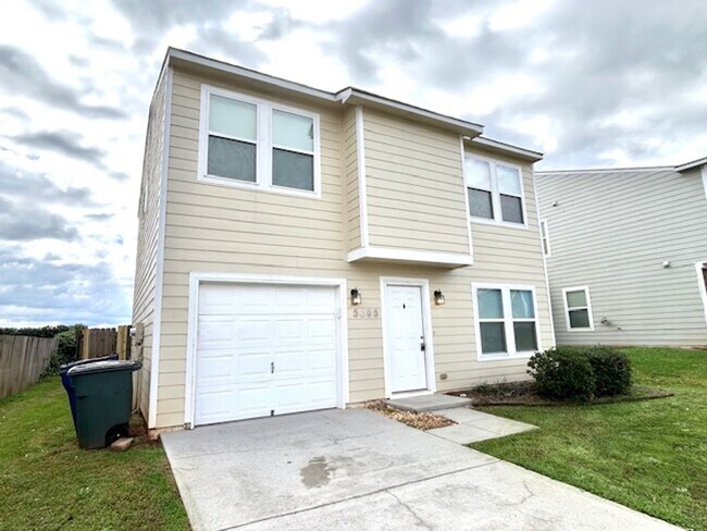 Building Photo - Move In Ready Home in Prime Madison Locati...