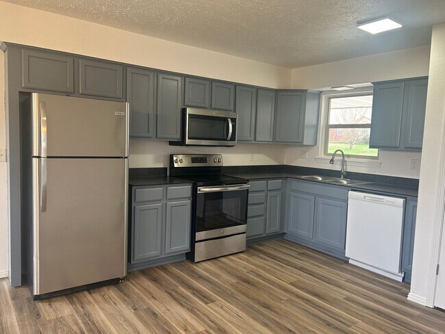 Foto del edificio - Newly Renovated 3 bedroom home