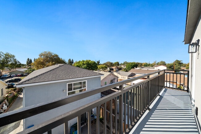 Building Photo - 6733 Lanto St