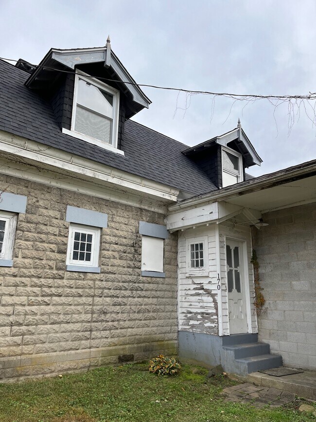 Foto del edificio - 170 Mt Ararat Farm Rd