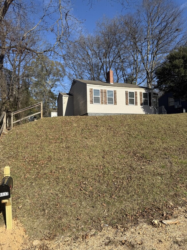 Foto del edificio - 6633 Millard Fuller Rd