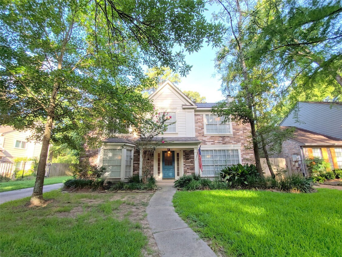 Primary Photo - 15 Thorn Berry Pl
