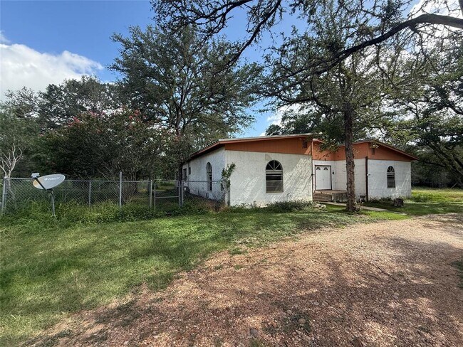 Foto del edificio - 254 Lone Star Rd