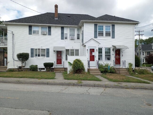 Building Photo - 883 Hayward St