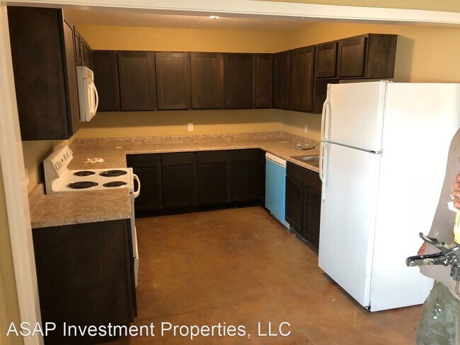 Foto del edificio - 3 br, 2 bath Apartment - 1212 Cedar