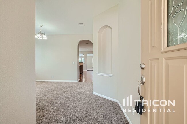 Building Photo - 127 Pentire Way