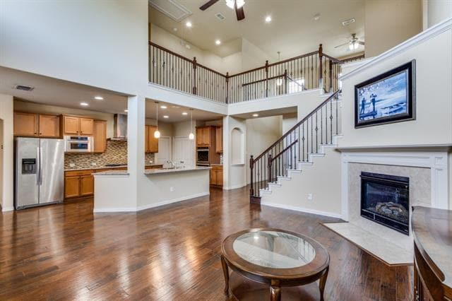 Building Photo - 729 Sundrop Dr