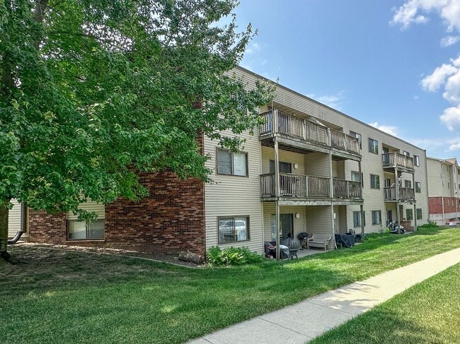 Interior Photo - 247 Sheldon