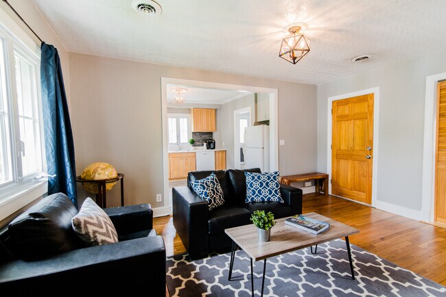 Sala de estar - 427 Thomas St SE