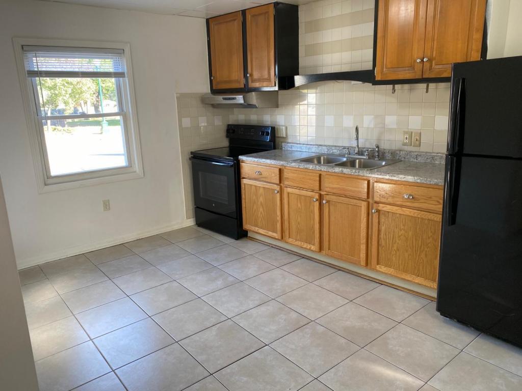 Primary Photo - 4916 S. Wayne Rd Apt #1
