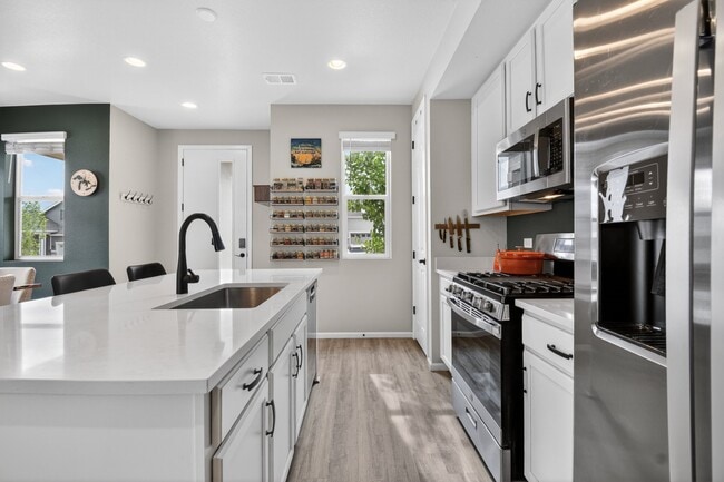 Building Photo - 5350 Routt Ct
