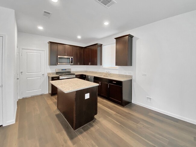 Building Photo - 11602 Braemar Village Dr