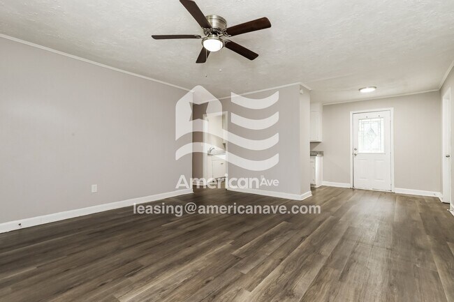 Foto del edificio - 827 Oak Ridge Dr