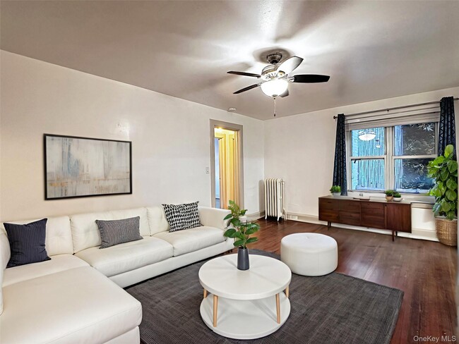 Building Photo - 153 Fifth Ave