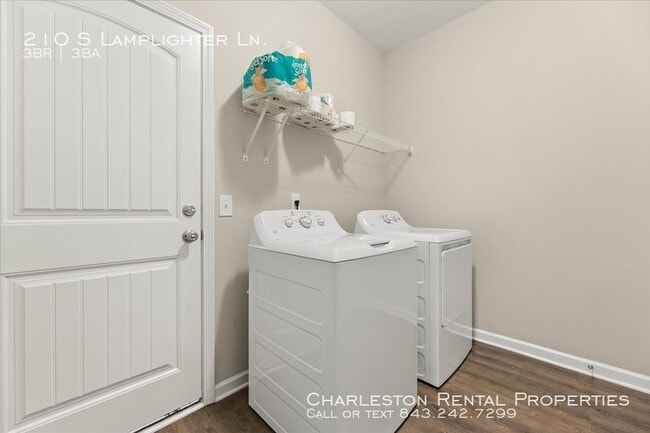 Building Photo - 210 S Lamplighter Ln