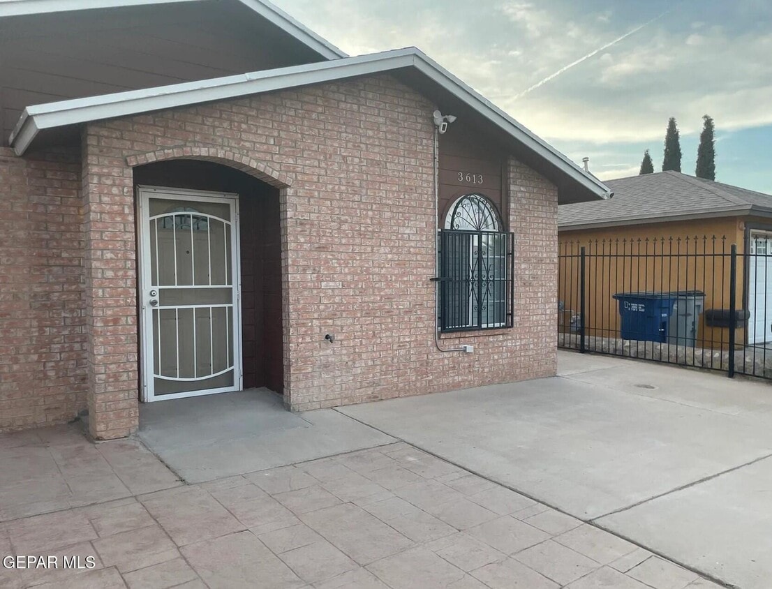 Primary Photo - 3613 Tierra Zafiro Dr
