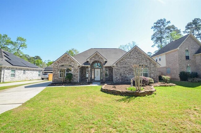 Foto del edificio - 759 Forest Ln Dr