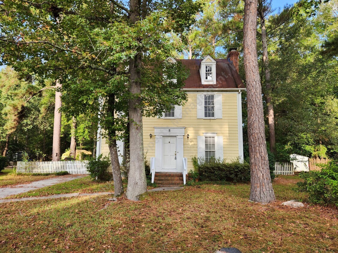 Primary Photo - 5 Kinlaugh Ct
