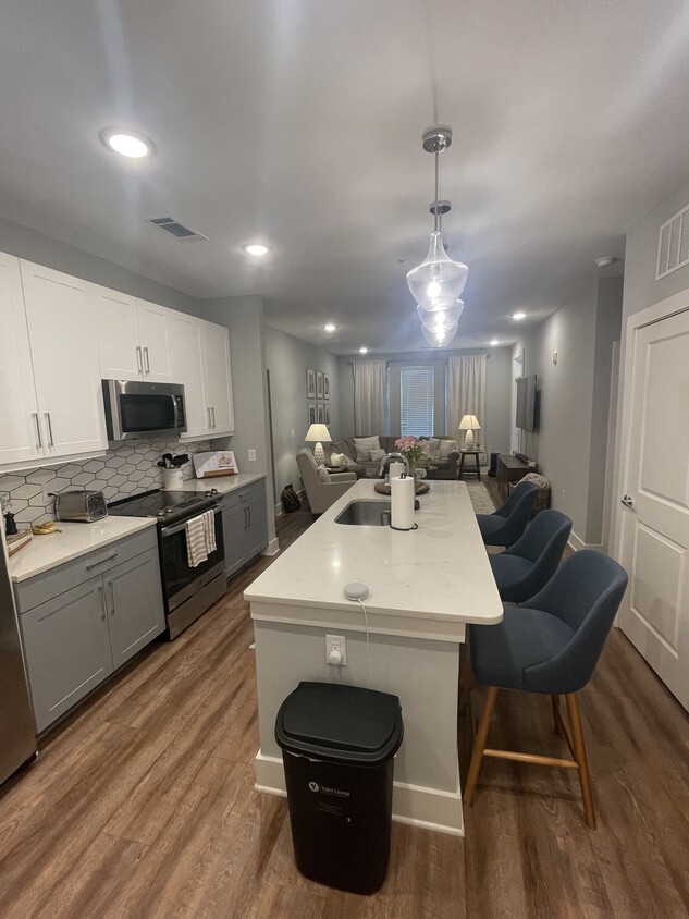 Kitchen side-view - 5840 McCrimmon Pky