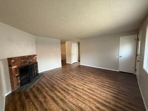Building Photo - 2320-2320 E Dalke Ave