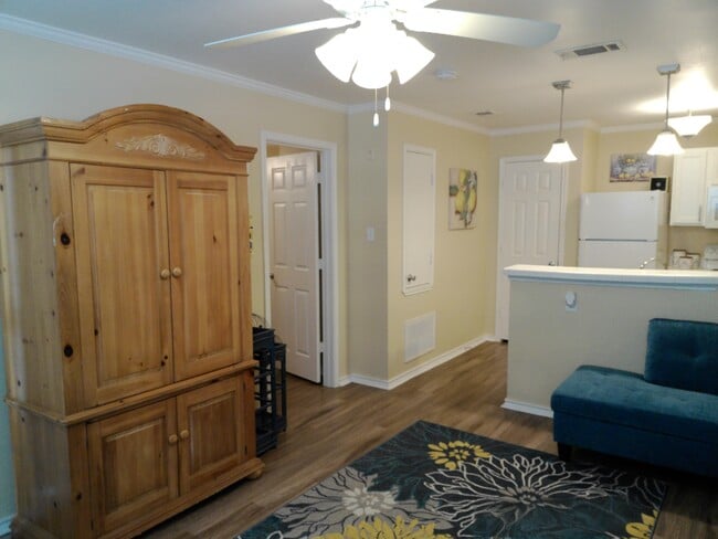 Building Photo - Northwood Luxury Apartments & Corporate Su...