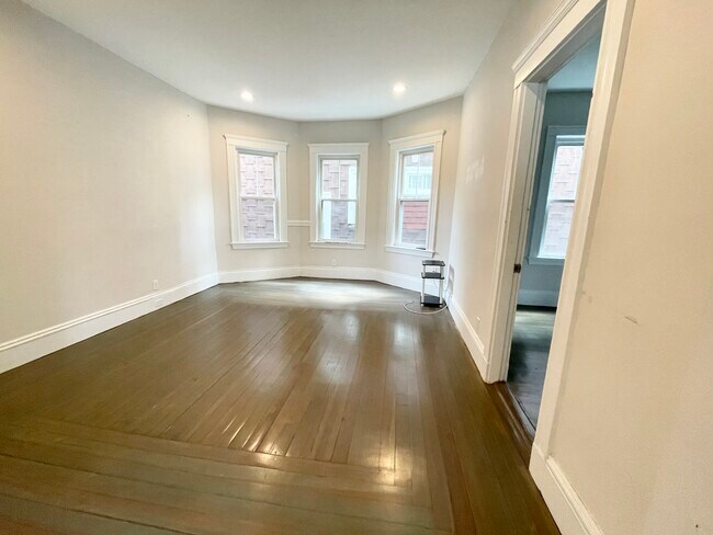 Foto del edificio - 211 E Cottage St