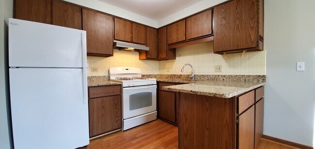 Building Photo - 3131 Elm St