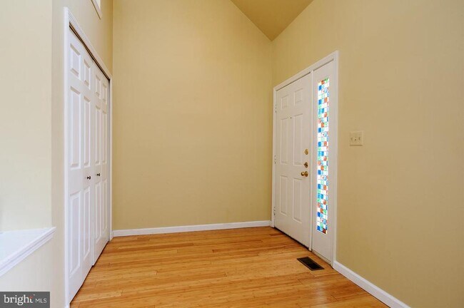 Foto del edificio - 18 Hanover Ct