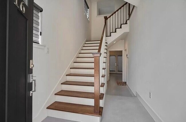 Building Photo - 1416 Ruthven St