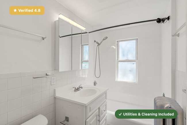 Foto del edificio - RoostUp Furnished Private Bedroom in Jamaica Plain