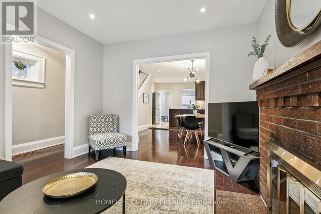 Photo du bâtiment - 52 Hillsdale Ave W