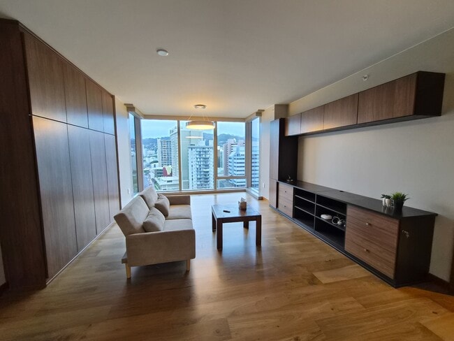 Building Photo - 1555 Kapiolani Blvd