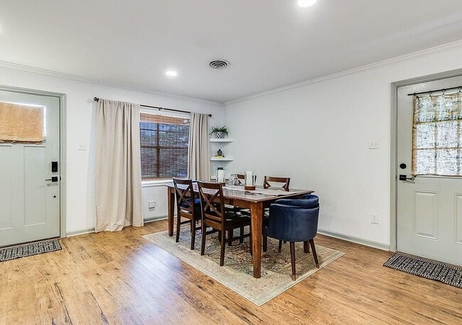 Foto del edificio - 1010 Solomon St