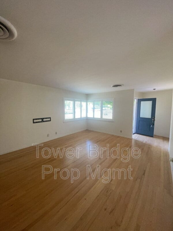 Building Photo - 3751 El Ricon Way