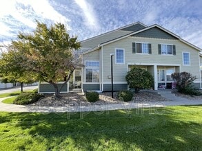 Building Photo - 930 Button Rock Dr