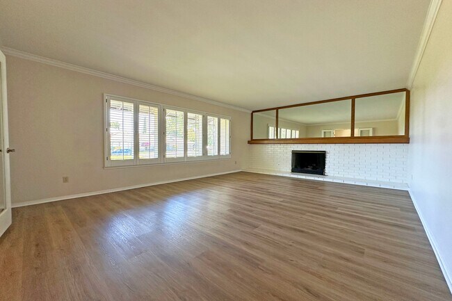 Foto del edificio - 1562 Whittier Ave
