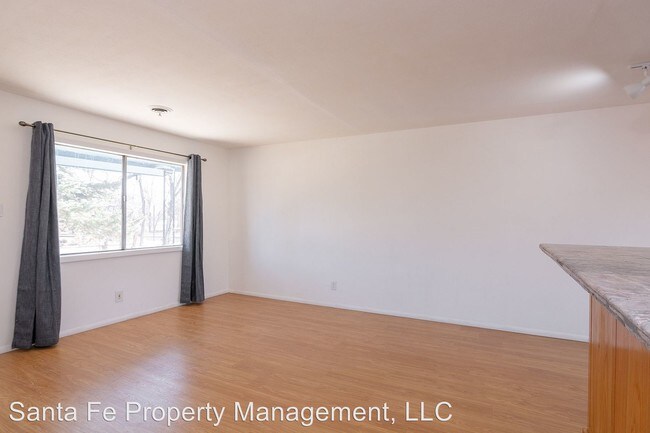 Building Photo - 3 br, 1 bath House - 624 Velarde Street