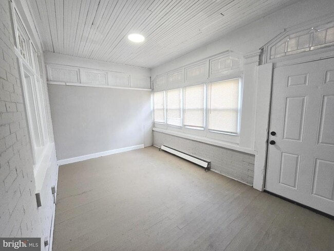 Building Photo - 925 S 59th St
