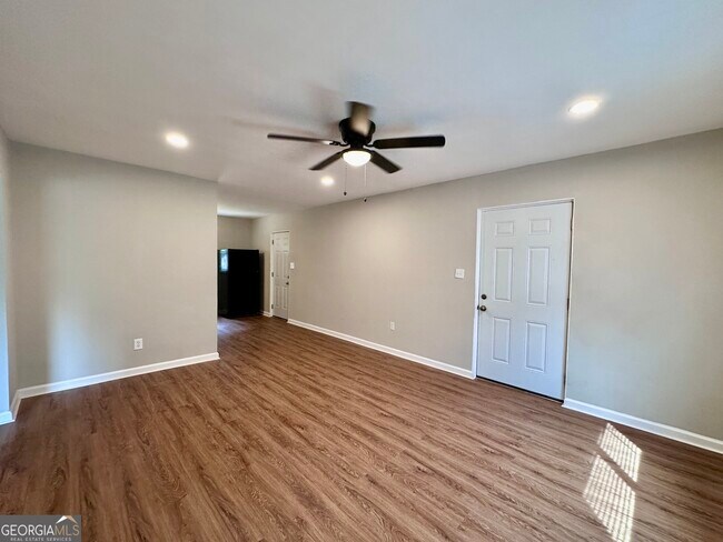 Foto del edificio - 531 Gresham Park Dr