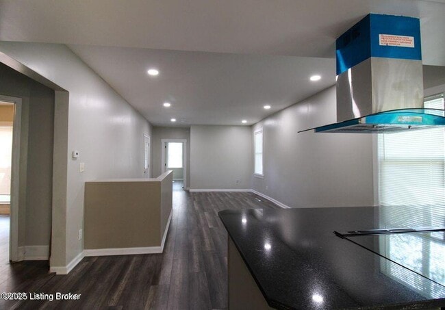 Building Photo - 4608 Cliff Ave