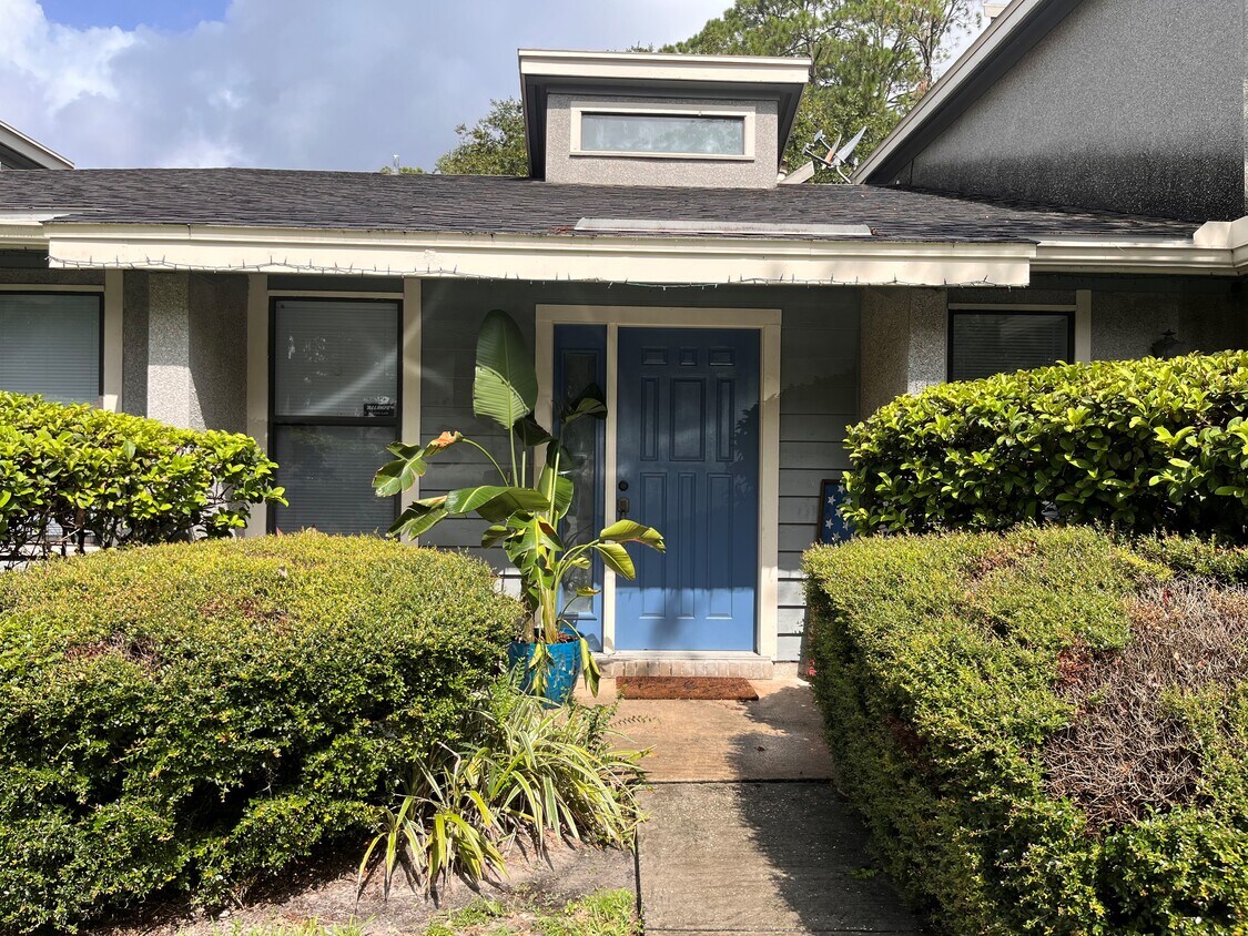 Foto principal - 10800 Old Saint Augustine Rd