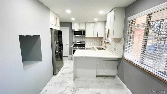 Foto del edificio - 19016 Nadol Dr