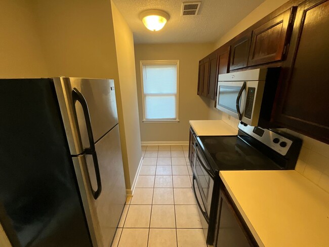 Foto del edificio - Lewisville-Clemmons area, Updated 2 bedroo...