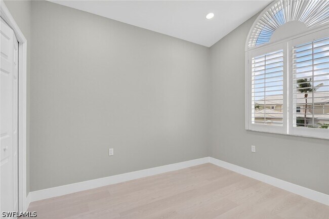 Foto del edificio - 4655 Hawks Nest Way