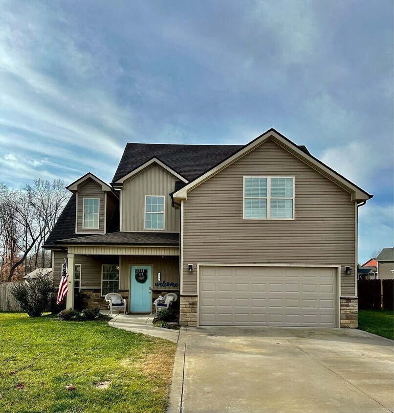 Foto principal - Pet Friendly Three Bedroom with Bonus!