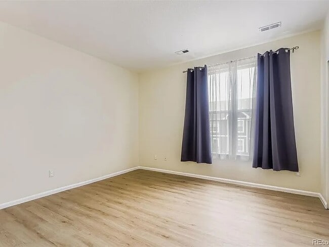 Dormitorio de invitados - 14211 East 1st Drive